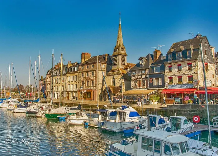 Vue Baie De Seine - Parking - Pont De Normandie *
